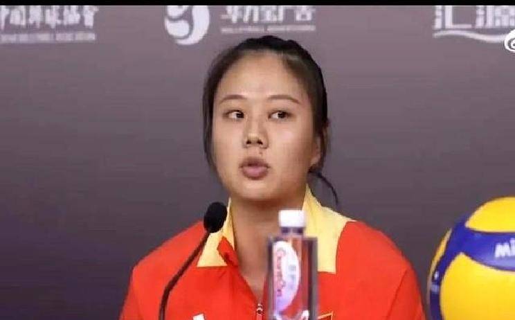 开云平台-邀请赛巅峰对决！燕赵独角兽队爆冷东城鲨队队，赛艇赛场再起波澜；二次进攻频频奏效